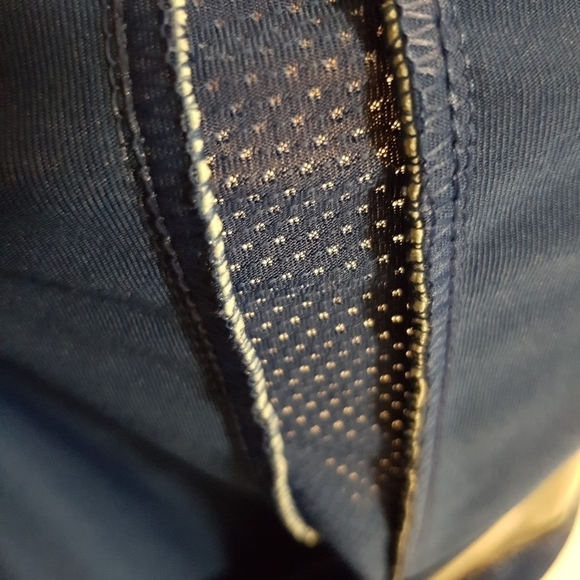 Skechers Sport women's size Medium 1/4 zip shirt, front top sleeve seam pocket - Picture 7 of 7